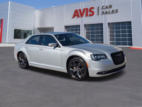 Used 2023 Chrysler 300 S image 3