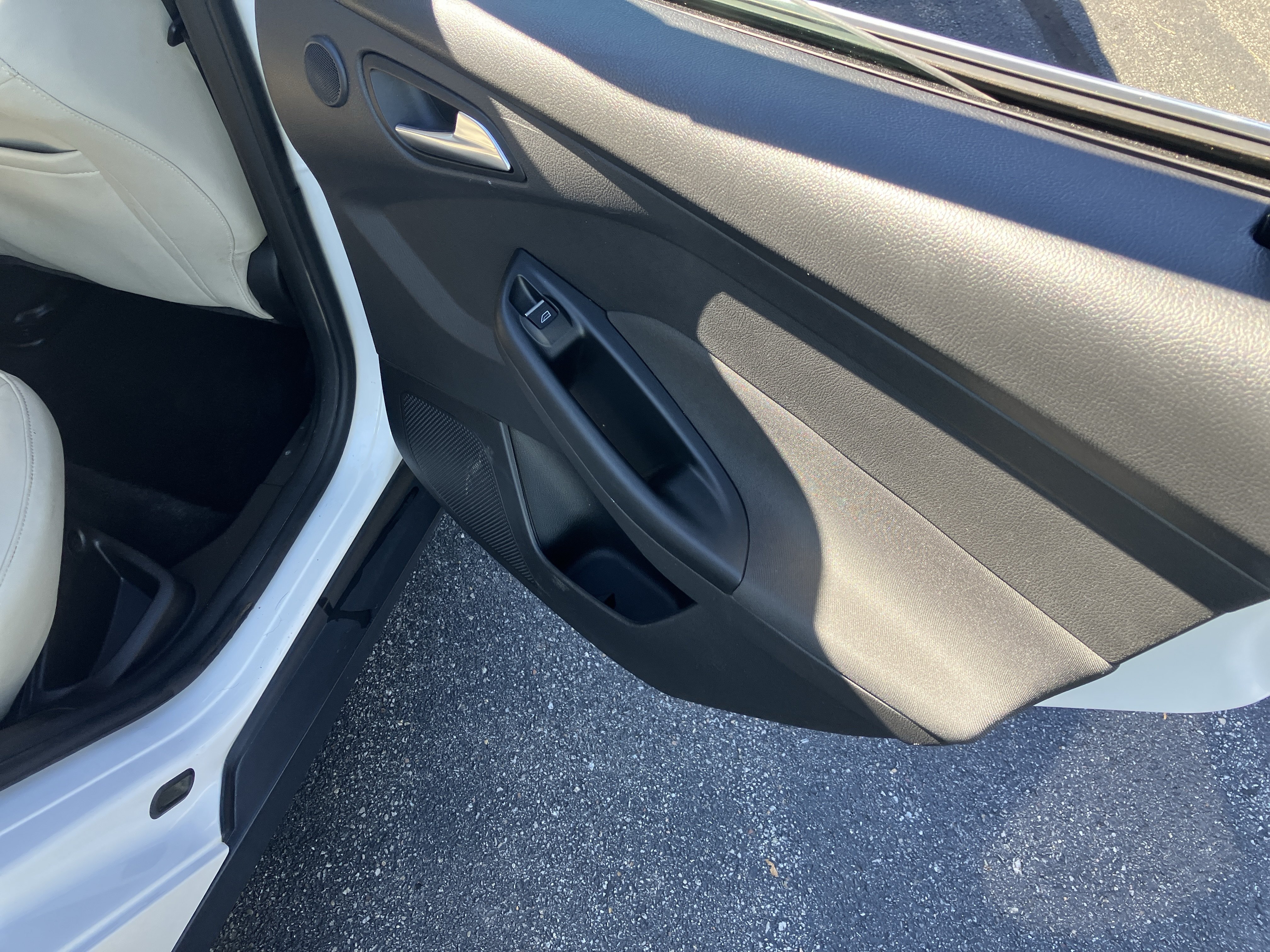 Used 2018 Ford Focus Titanium FWD image 14