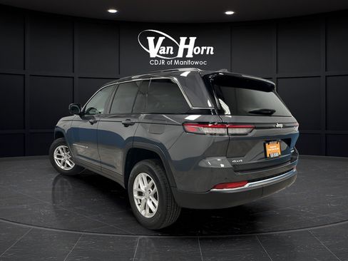 Used 2025 Jeep Grand Cherokee Laredo X w/ Luxury Tech Group I AWD/4WD image 5