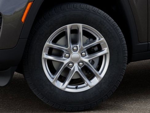 New 2025 Jeep Grand Cherokee Laredo X w/ Luxury Tech Group I image 9