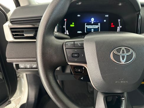 Used 2025 Toyota Camry LE image 16