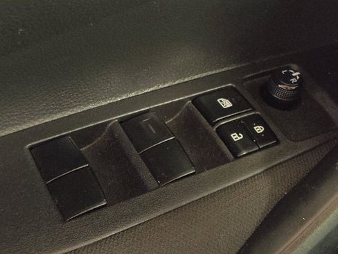Used 2021 Toyota Corolla LE FWD image 27