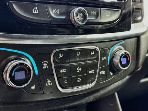 Used 2023 Chevrolet Traverse RS w/ LPO, Floor Liner Package AWD/4WD image 17