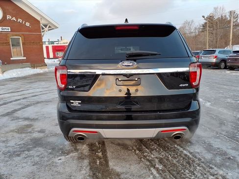 Used 2017 Ford Explorer XLT w/ Equipment Group 201A image 6