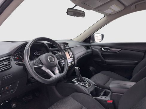 Used 2017 Nissan Rogue SV w/ SV Premium Package image 18