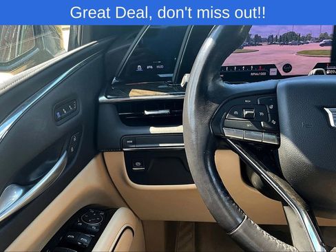 Used 2024 Cadillac Escalade Premium Luxury image 25