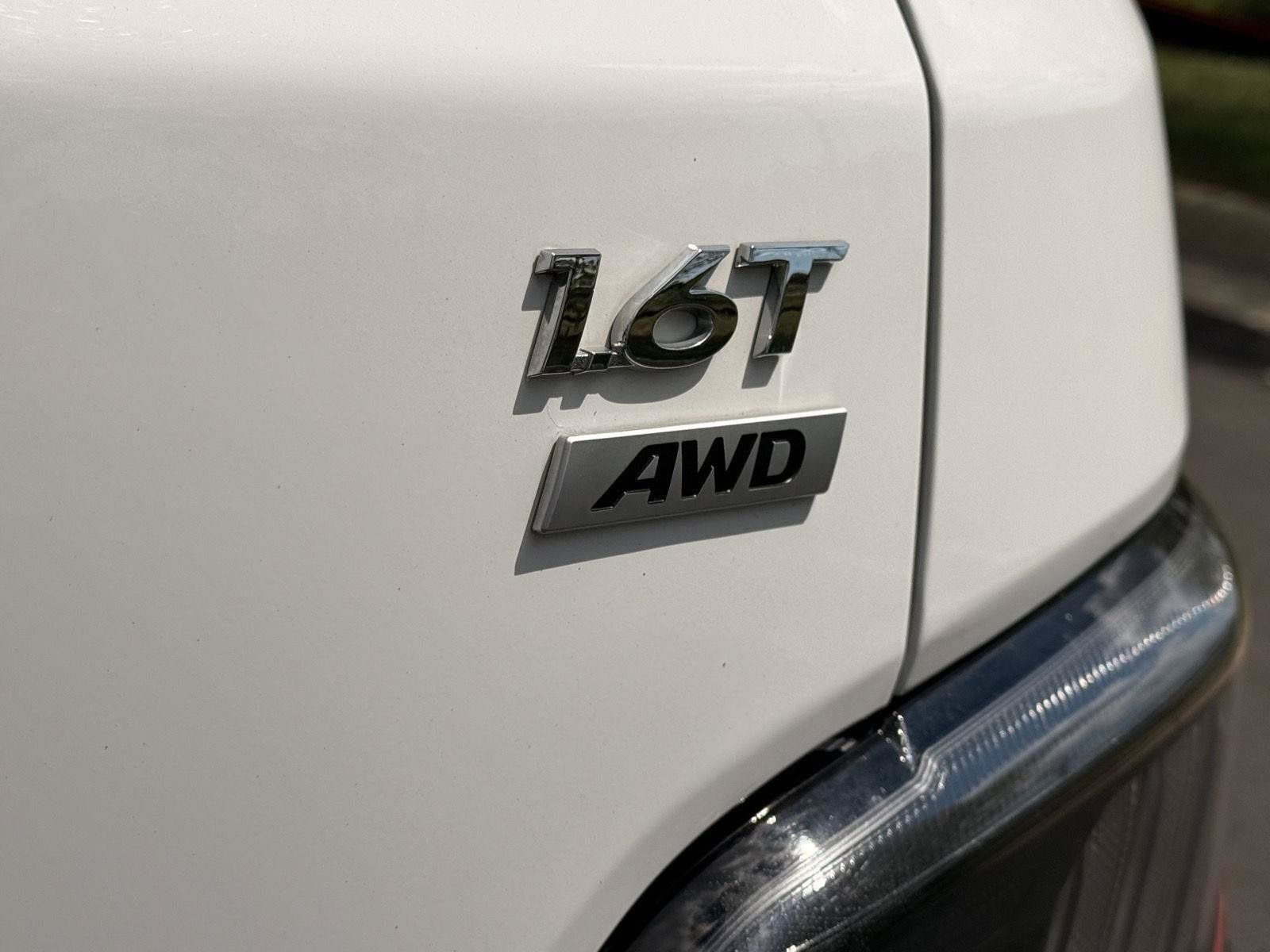 Used 2023 Hyundai Kona Limited AWD/4WD image 18