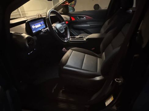 Used 2025 Chevrolet Equinox EV RS w/ Convenience Package II image 1