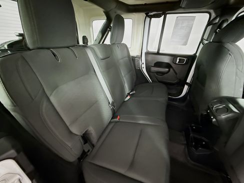 Used 2022 Jeep Wrangler Unlimited Sport image 31