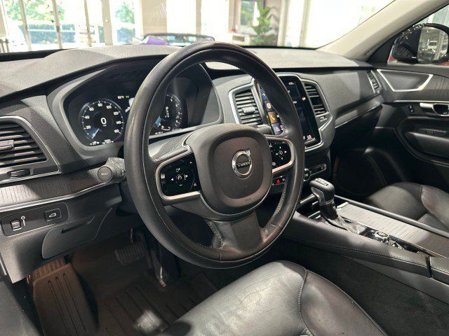 Used 2020 Volvo XC90 T5 Momentum w/ Protection Package Premier FWD image 3