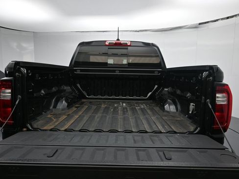 Used 2024 GMC Canyon AT4 w/ Technology Package image 24