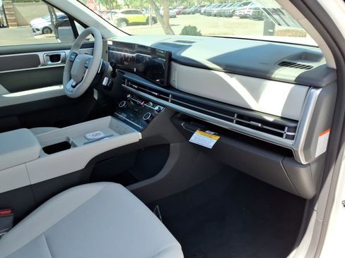 New 2026 Hyundai Santa Fe SE FWD image 6