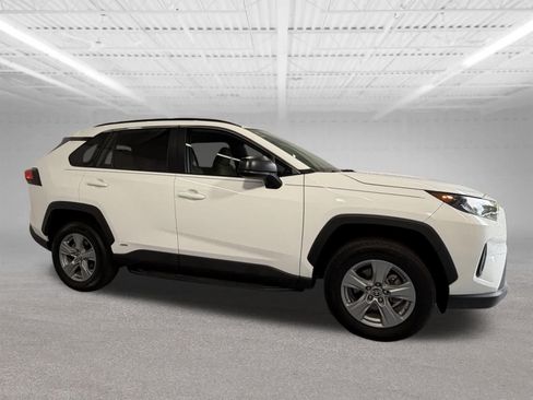 Used 2022 Toyota RAV4 LE AWD/4WD image 7