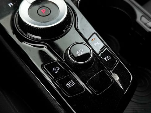 Used 2023 Kia Sportage LX image 7