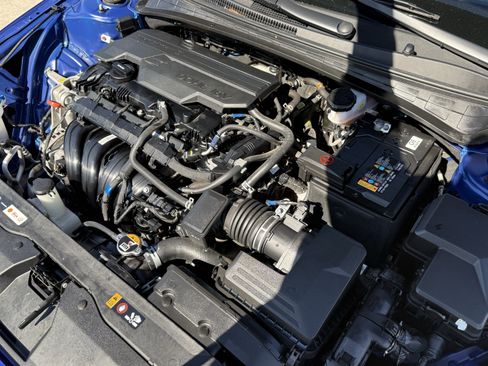 Used 2024 Hyundai Elantra SEL image 33