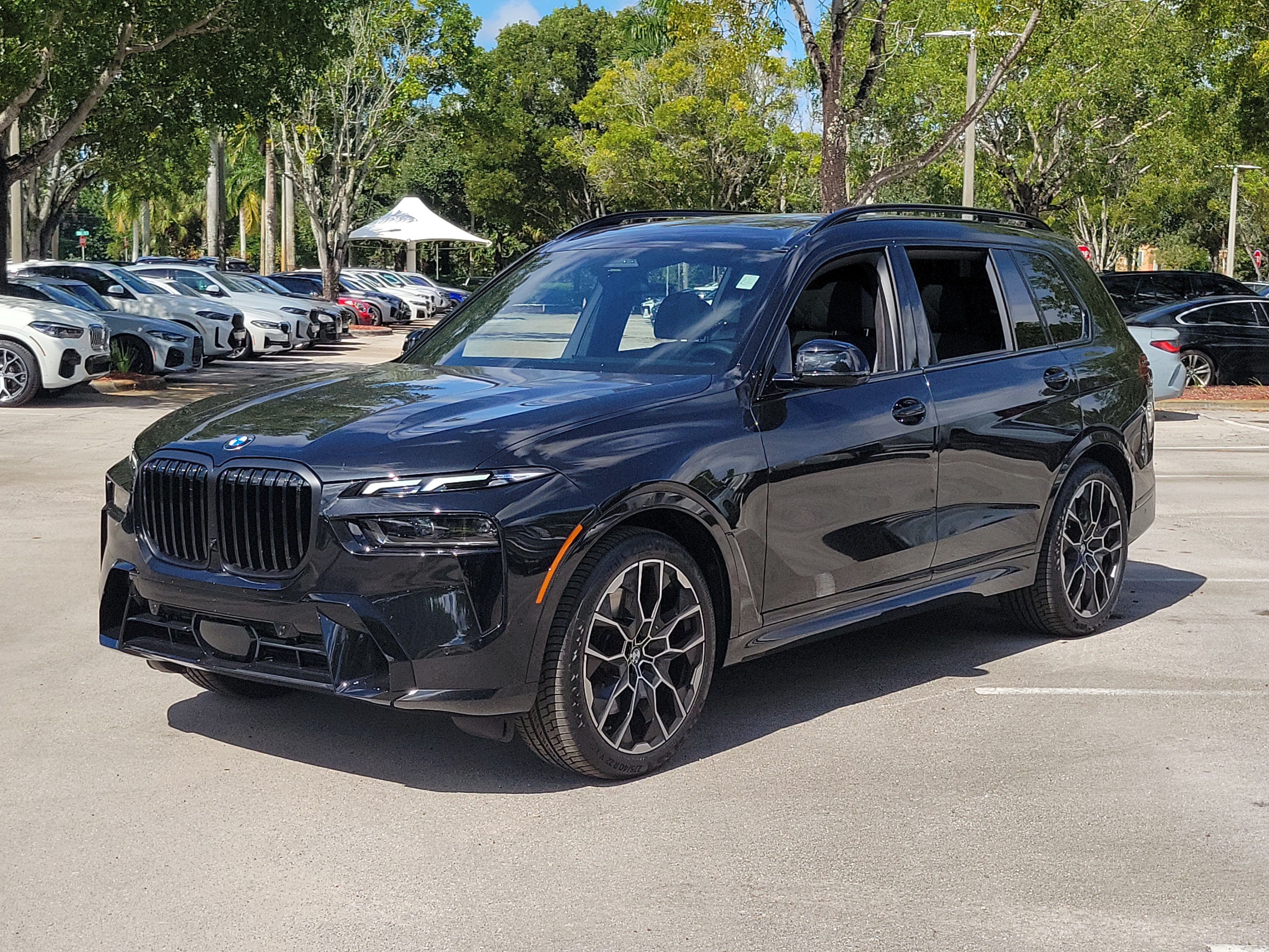 Used 2027 BMW X7 xDrive40i w/ M Sport Package AWD/4WD image 7