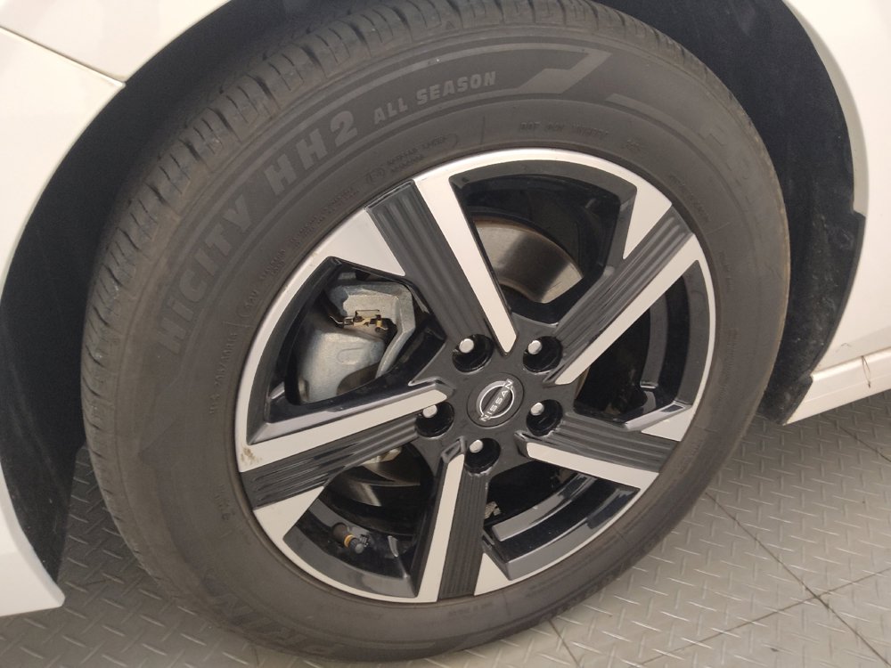 Used 2024 Nissan Sentra SV FWD image 31