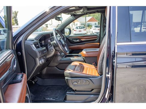 Used 2023 GMC Yukon Denali Ultimate AWD/4WD image 28