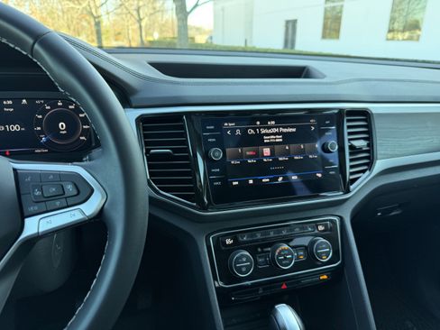 Used 2023 Volkswagen Atlas SE w/ Panoramic Sunroof Package image 31