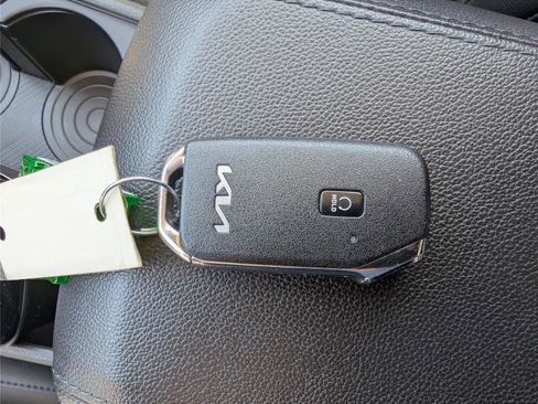 Used 2024 Kia Sportage EX image 41