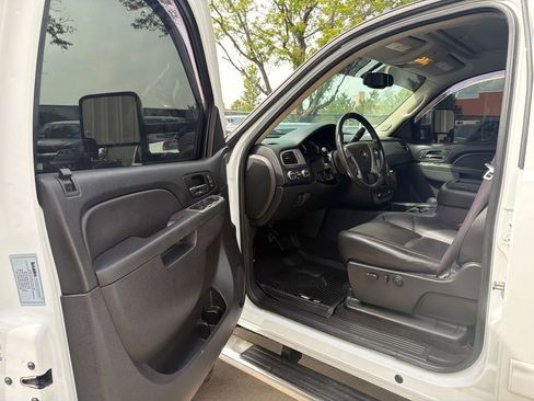 Used 2013 Chevrolet Silverado 2500 LTZ w/ LTZ Plus Package AWD/4WD image 13