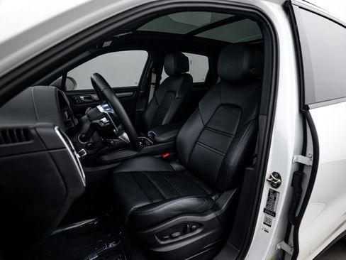 Certified 2023 Porsche Cayenne S Platinum image 5