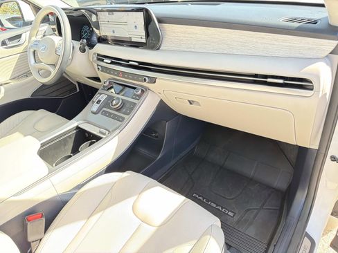 Certified 2025 Hyundai Palisade Calligraphy FWD image 7