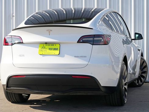 Used 2022 Tesla Model Y Performance image 5