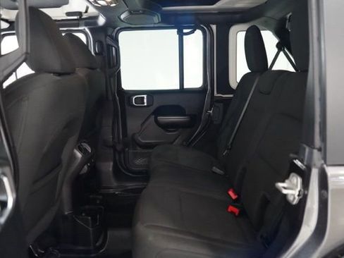 Used 2019 Jeep Wrangler Unlimited Sport S image 31