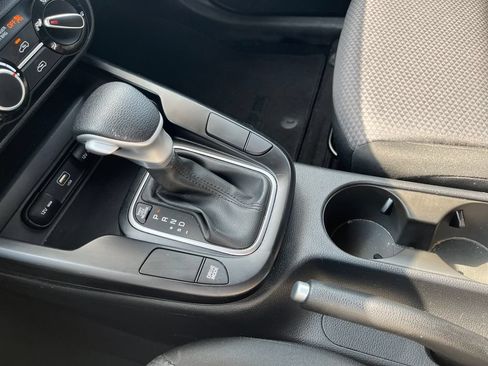 Used 2025 Kia Soul LX FWD image 20