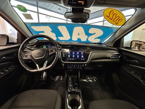 Used 2022 Chevrolet Bolt EUV LT w/ Comfort Package image 17