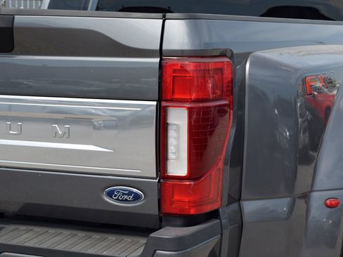 Used 2022 Ford F450 Platinum w/ FX4 Off-Road Package AWD/4WD image 18