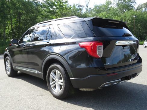 Used 2021 Ford Explorer XLT w/ Equipment Group 202A AWD/4WD image 7