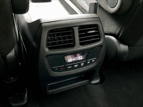 Used 2018 Honda Pilot EX image 10