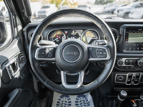 Used 2022 Jeep Wrangler Unlimited Sahara image 27