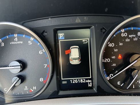 Used 2017 Toyota RAV4 LE FWD image 22