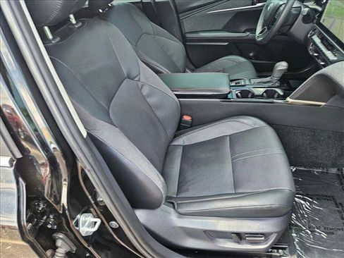 Used 2025 Toyota Camry XLE FWD image 21