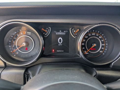 Used 2022 Jeep Gladiator Sport image 24