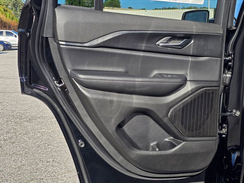 New 2025 Jeep Grand Cherokee Laredo X w/ Luxury Tech Group I image 37