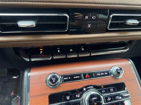 Used 2022 Lincoln Aviator Reserve w/ Equipment Group 201A image 65