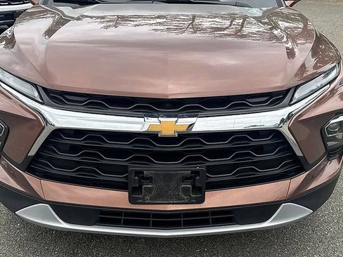 Used 2023 Chevrolet Blazer LT AWD/4WD image 2