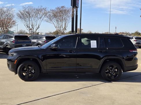 Used 2025 Jeep Grand Cherokee L Laredo RWD image 12