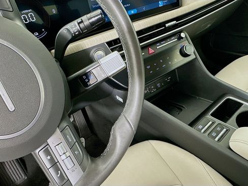 Used 2025 Hyundai Sonata SEL FWD image 16