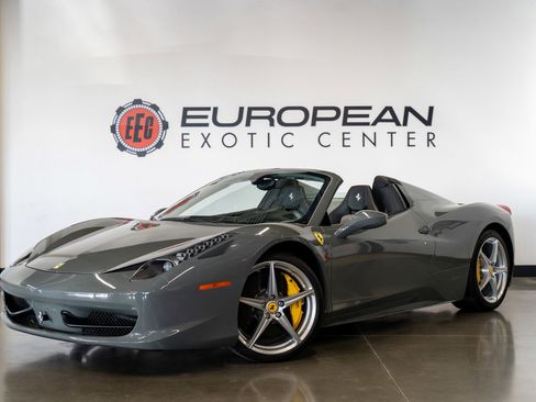 Used 2012 Ferrari 458 Spider RWD image 33