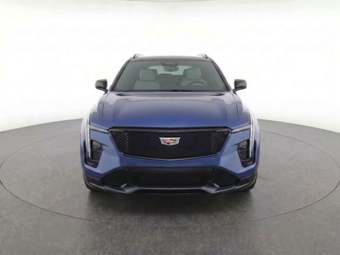 Used 2025 Cadillac XT4 Sport AWD/4WD image 5