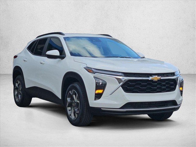 Certified 2025 Chevrolet Trax LT w/ LT Convenience Package FWD image 2