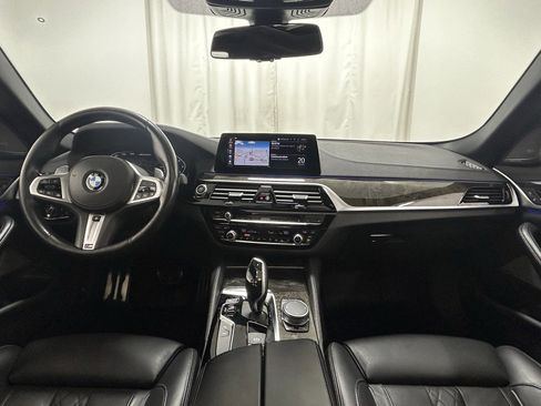 Used 2020 BMW M550i xDrive M550i xDrive w/ Executive Package image 8