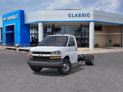 New 2025 Chevrolet Express 3500 w/ Power Convenience Package image 40
