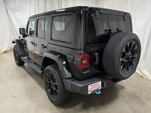 Used 2022 Jeep Wrangler Unlimited Sahara image 4