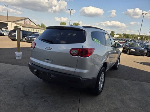 Used 2011 Chevrolet Traverse LT w/ Personal Connectivity Package image 5